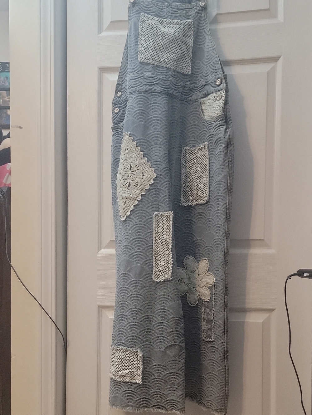 POL Blue Denim Wide-Leg Overalls with White Crochet Patches - Picture 4 of 5